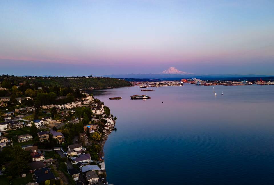 Wanderlust Beach Retreat - Tacoma, Washington