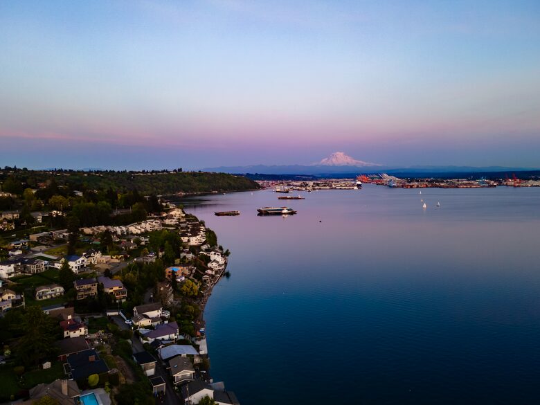 Wanderlust Beach Retreat - Tacoma, Washington