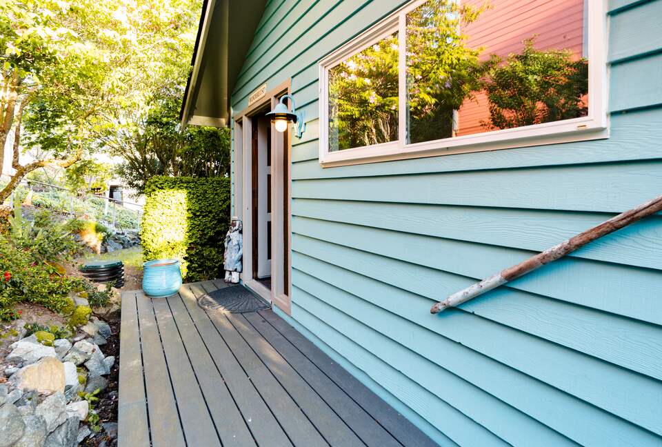 Wanderlust Beach Retreat - Tacoma, Washington