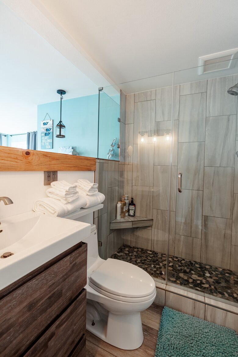 Wanderlust Beach Retreat - Tacoma, Washington