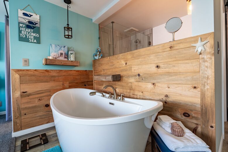 Wanderlust Beach Retreat - Tacoma, Washington