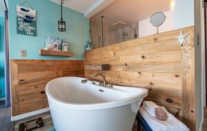 Wanderlust Beach Retreat - Tacoma, Washington