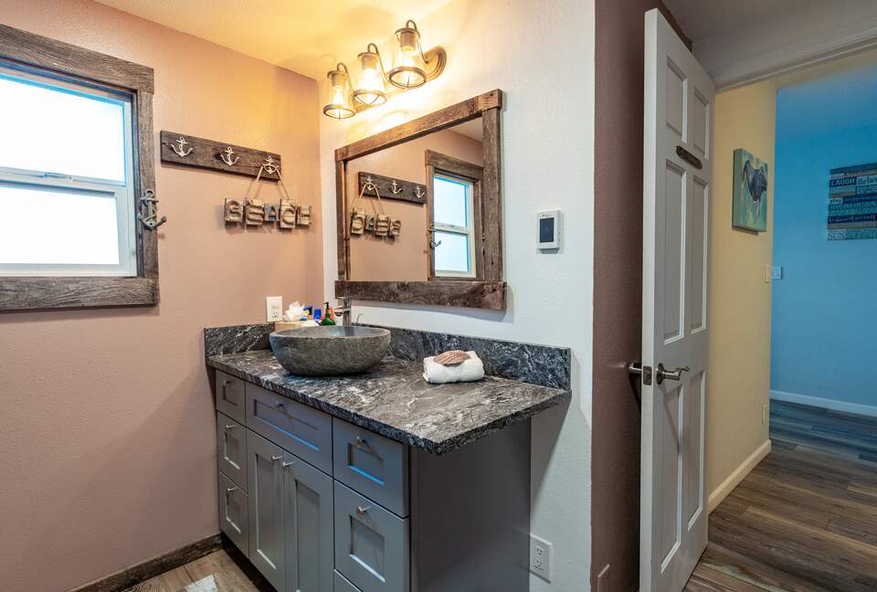 Wanderlust Beach Retreat - Tacoma, Washington