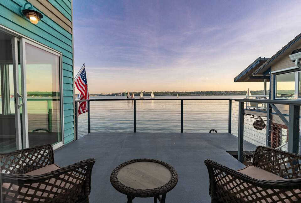 Wanderlust Beach Retreat - Tacoma, Washington