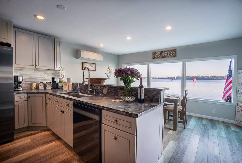 Wanderlust Beach Retreat - Tacoma, Washington