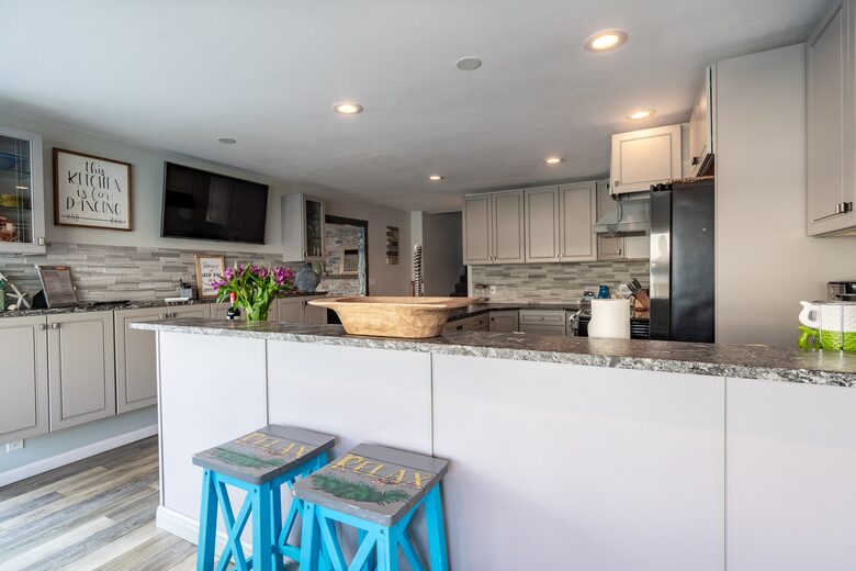 Wanderlust Beach Retreat - Tacoma, Washington