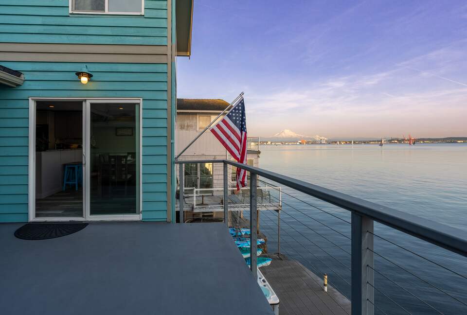 Wanderlust Beach Retreat - Tacoma, Washington