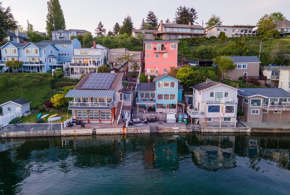 Wanderlust Beach Retreat - Tacoma, Washington