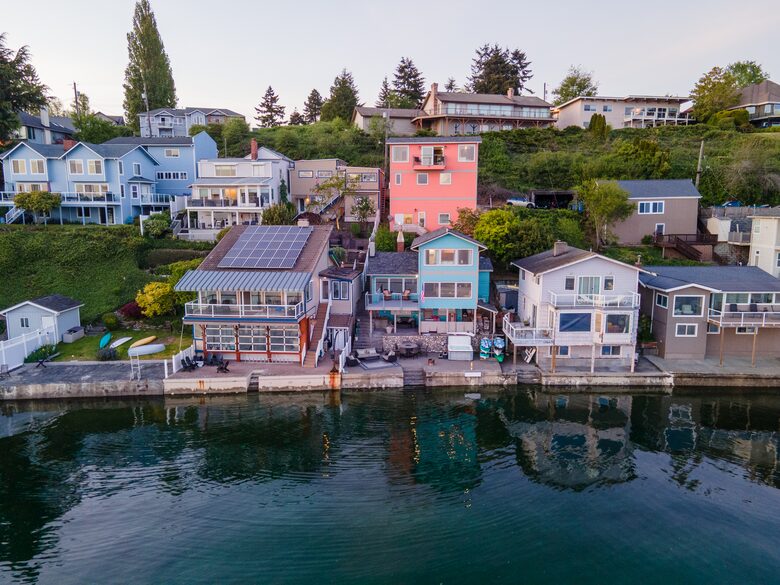 Wanderlust Beach Retreat - Tacoma, Washington