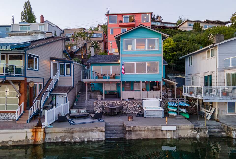 Wanderlust Beach Retreat - Tacoma, Washington