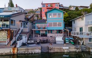 Wanderlust Beach Retreat - Tacoma, Washington