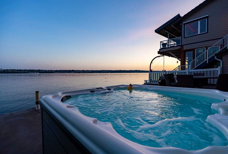 Wanderlust Beach Retreat - Tacoma, Washington