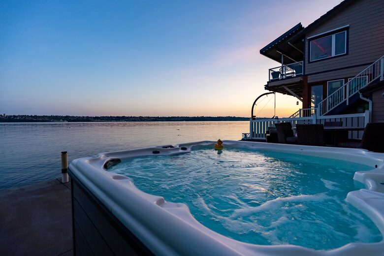 Wanderlust Beach Retreat - Tacoma, Washington
