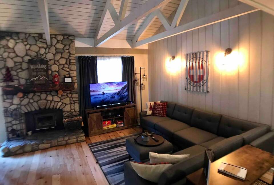 Warm & Inviting Mountain Retreat with Pool, Sauna, and Loft - Mammoth Lakes, California