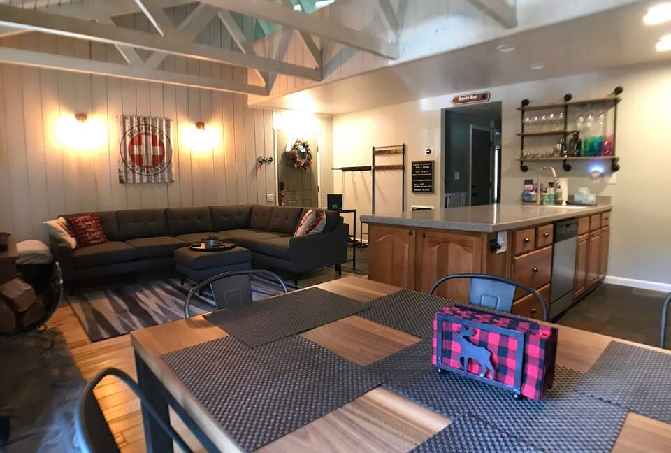 Warm & Inviting Mountain Retreat with Pool, Sauna, and Loft - Mammoth Lakes, California