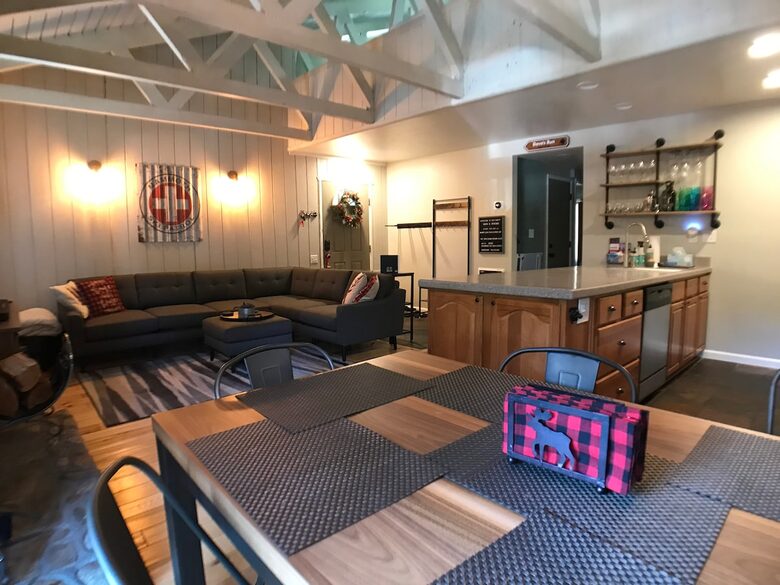 Warm & Inviting Mountain Retreat with Pool, Sauna, and Loft - Mammoth Lakes, California