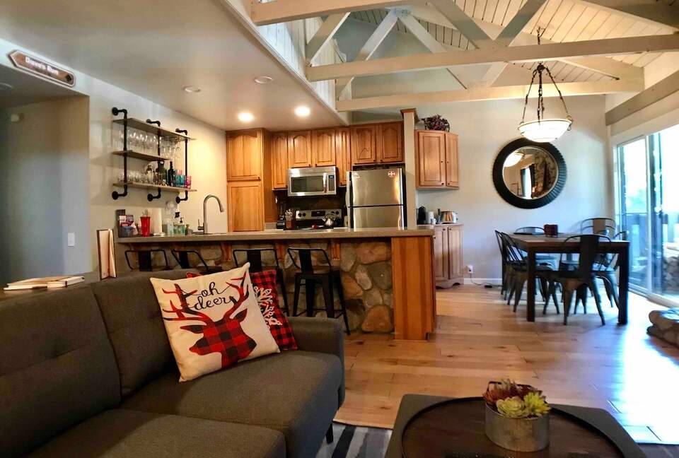 Warm & Inviting Mountain Retreat with Pool, Sauna, and Loft - Mammoth Lakes, California