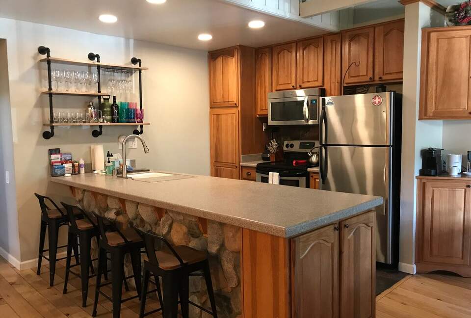 Warm & Inviting Mountain Retreat with Pool, Sauna, and Loft - Mammoth Lakes, California