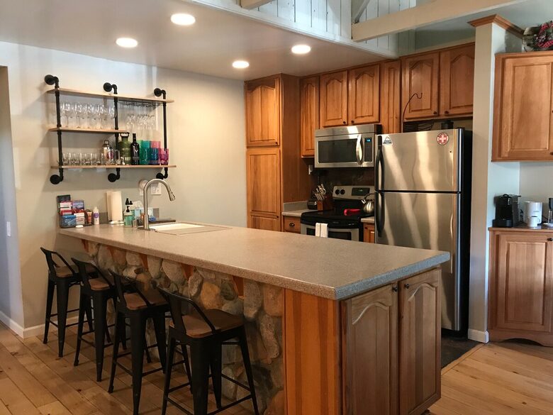 Warm & Inviting Mountain Retreat with Pool, Sauna, and Loft - Mammoth Lakes, California