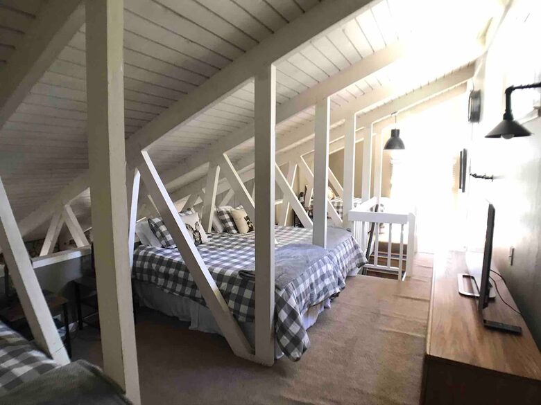 Warm & Inviting Mountain Retreat with Pool, Sauna, and Loft - Mammoth Lakes, California