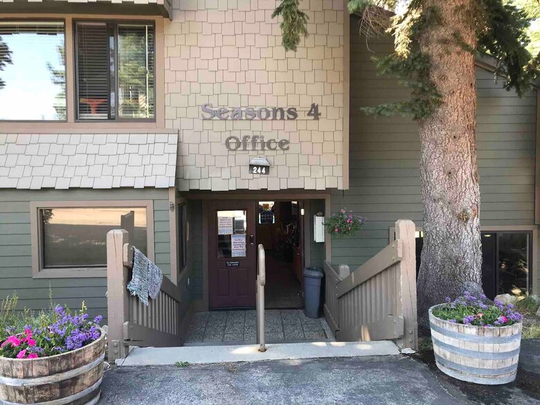 Warm & Inviting Mountain Retreat with Pool, Sauna, and Loft - Mammoth Lakes, California