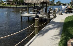 Elegant Canalfront Escape in Cape Coral - Cape Coral, Florida