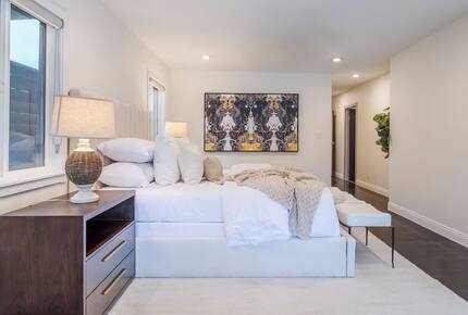 Ultimate Modern Compound: Resort-Style Experience - Valley Village, California