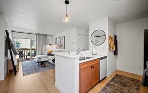 Modern Coastal Escape In Monterey Near Carmel - Monterey, California