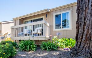 Modern Coastal Escape In Monterey Near Carmel - Monterey, California