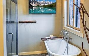 Rocky Point Lakefront Cabin - Inlet, New York