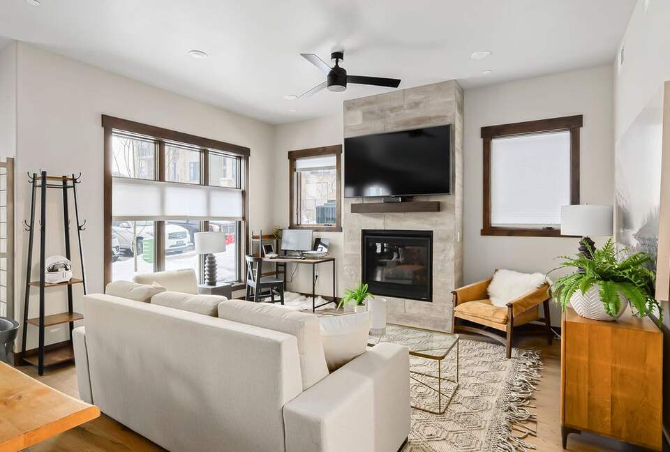 Alpine Luxury Steps from the Slopes - Park City, Utah