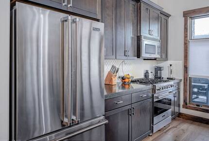 Alpine Luxury Steps from the Slopes - Park City, Utah