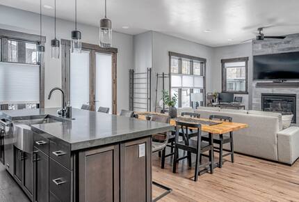 Alpine Luxury Steps from the Slopes - Park City, Utah