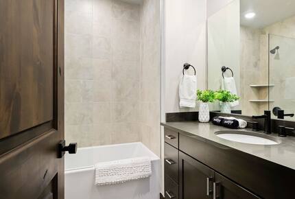 Alpine Luxury Steps from the Slopes - Park City, Utah
