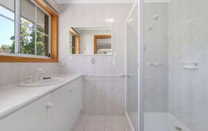 Spacious Retreat by the Canyon Walk - Bright, Australia