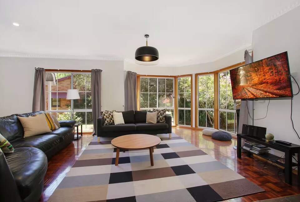 Spacious Retreat by the Canyon Walk - Bright, Australia