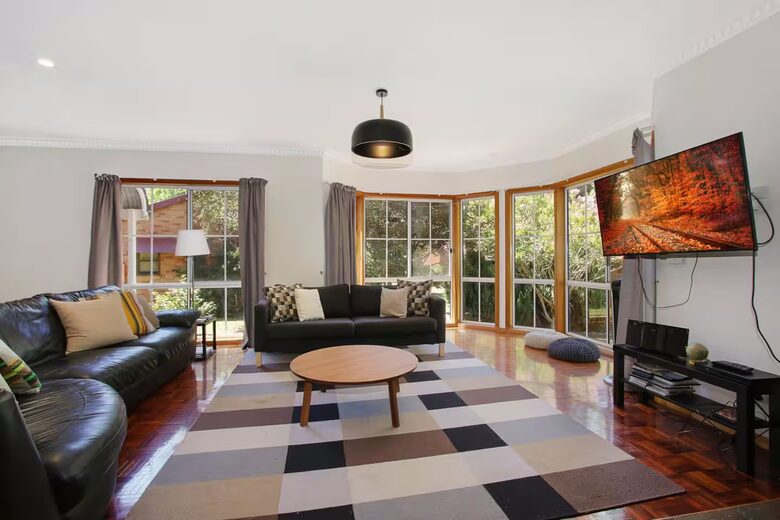Spacious Retreat by the Canyon Walk - Bright, Australia