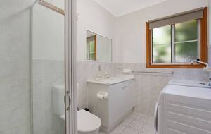 Spacious Retreat by the Canyon Walk - Bright, Australia