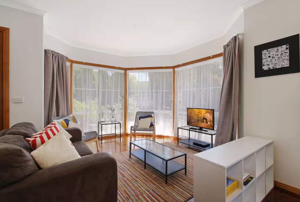 Spacious Retreat by the Canyon Walk - Bright, Australia