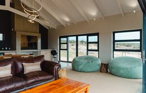 Exclusive Off-Grid Lodge Near Addo National Park - Addo, South Africa