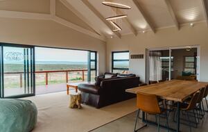 Exclusive Off-Grid Lodge Near Addo National Park - Addo, South Africa