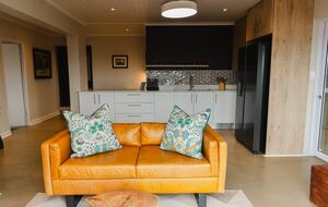 Exclusive Off-Grid Lodge Near Addo National Park - Addo, South Africa