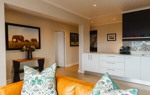 Exclusive Off-Grid Lodge Near Addo National Park - Addo, South Africa