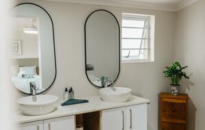 Exclusive Off-Grid Lodge Near Addo National Park - Addo, South Africa