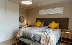 Exclusive Off-Grid Lodge Near Addo National Park - Addo, South Africa