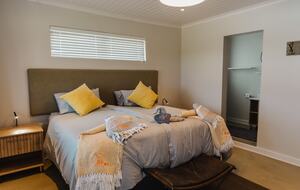 Exclusive Off-Grid Lodge Near Addo National Park - Addo, South Africa