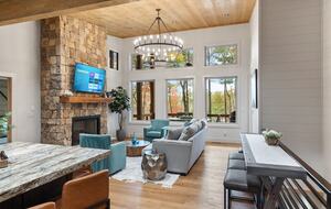 Modern Mountain Retreat with Outdoor Living & Spa Amenities - Blue Ridge, Georgia