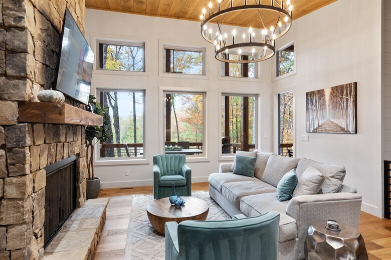 Modern Mountain Retreat with Outdoor Living & Spa Amenities - Blue Ridge, Georgia