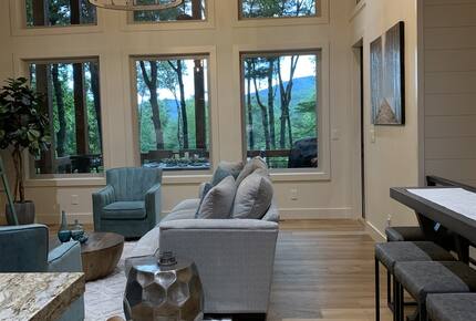 Modern Mountain Retreat with Outdoor Living & Spa Amenities - Blue Ridge, Georgia