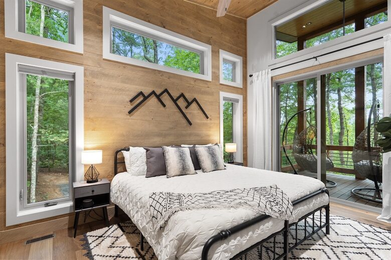 Modern Mountain Retreat with Outdoor Living & Spa Amenities - Blue Ridge, Georgia